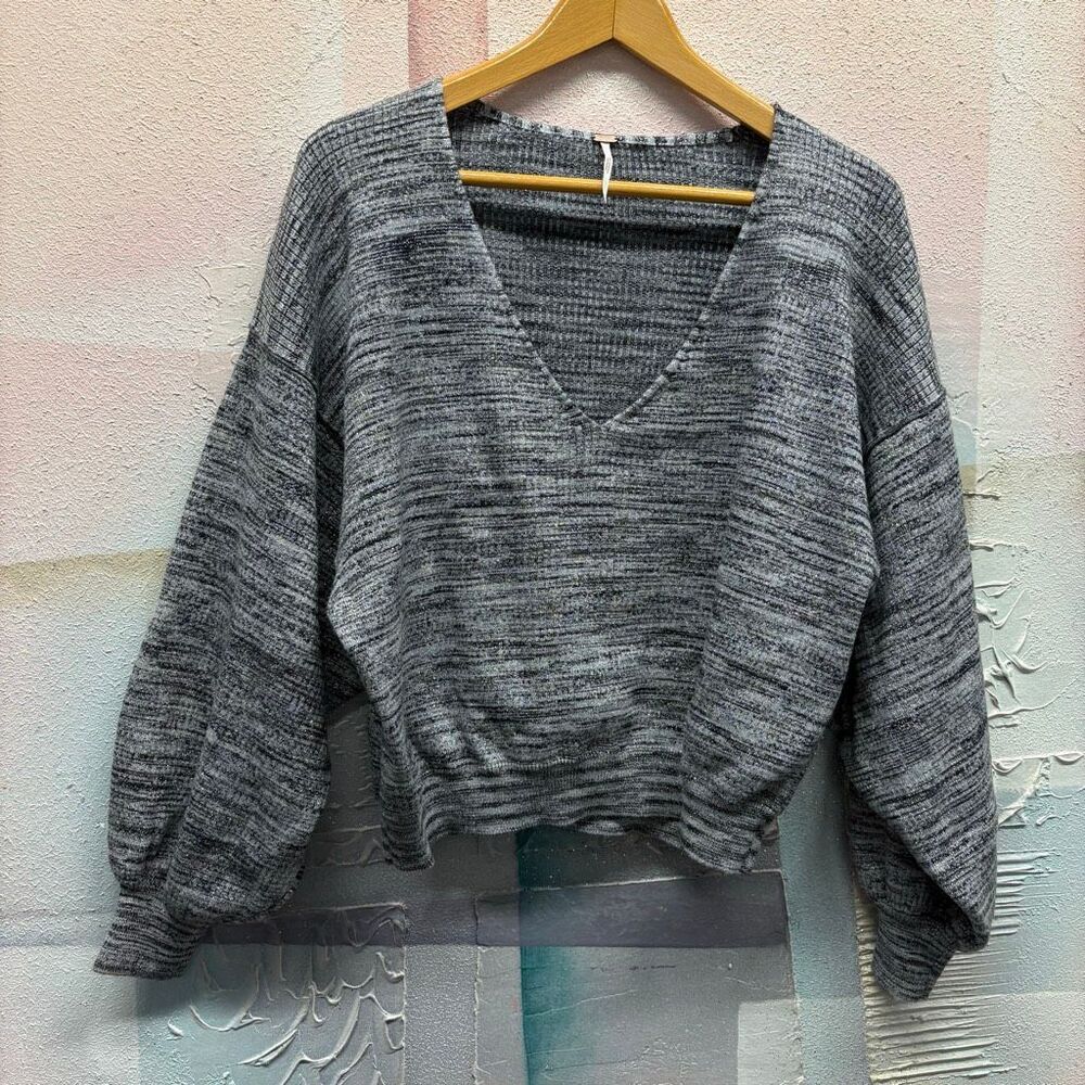 Free People M Grey V-neck Oversized Cropped Sweater Boho Chic Preppy Retro Artsy